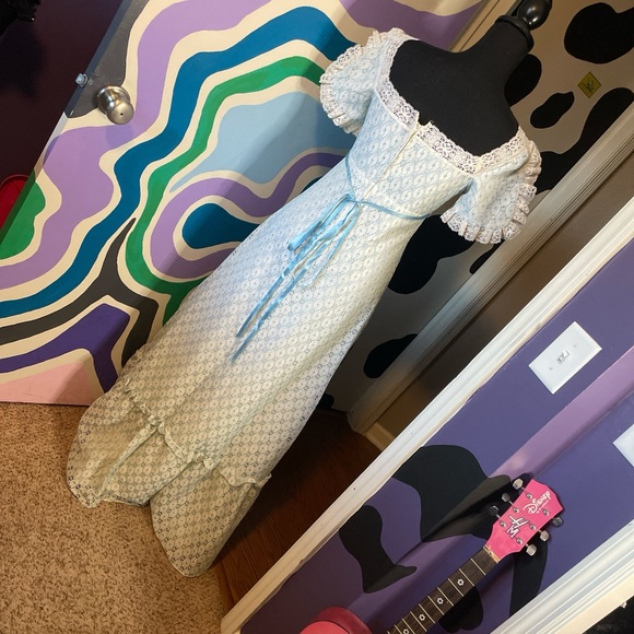 Vintage Blue Lace Dress - Picture 4 of 5